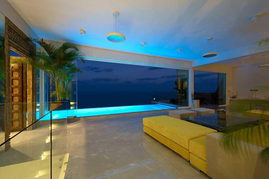 Villa Ray